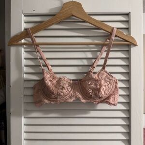 Victoria’s Secret Blush Pink Lace Underwire Bra | 32B